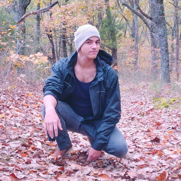 Meet your Posher, Tyler - Picture 1 of 1